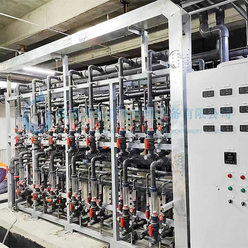 How can EDI electric desalination equipment effectively prevent and control microbial contamination in influent water?